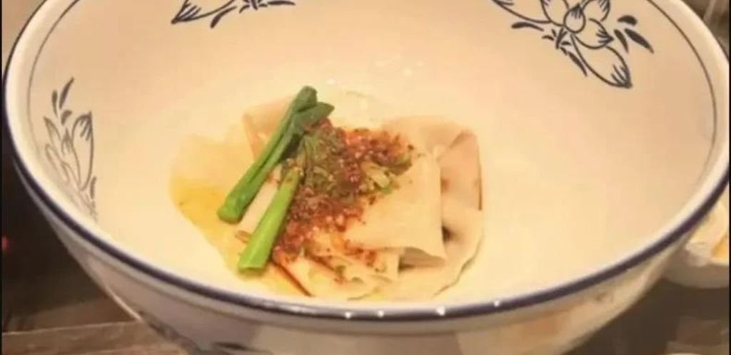 Chinese Tourist Complains About Pricey Noodle Dish